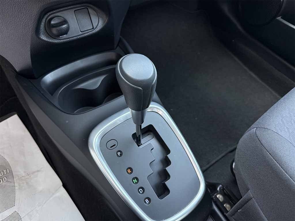 TOYOTA Yaris 5 p 1.5h AUTOMATICA X NEOPATENTATI PREZZO REALE - 15