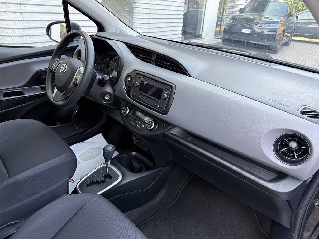 TOYOTA Yaris 5 p 1.5h AUTOMATICA X NEOPATENTATI PREZZO REALE - 18