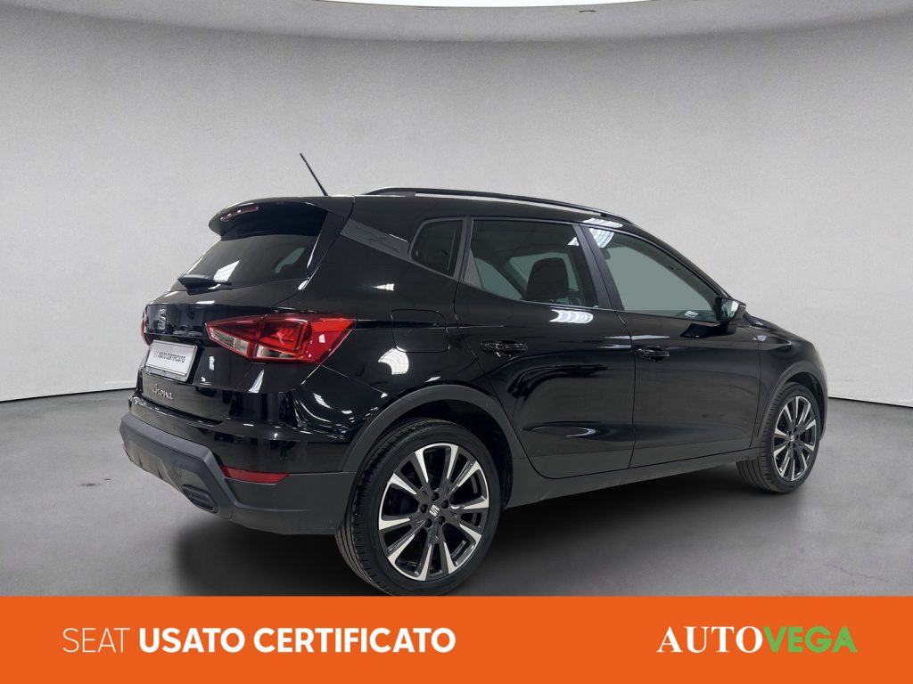 SEAT Arona 1.0 ecotsi black edition 95cv - 4