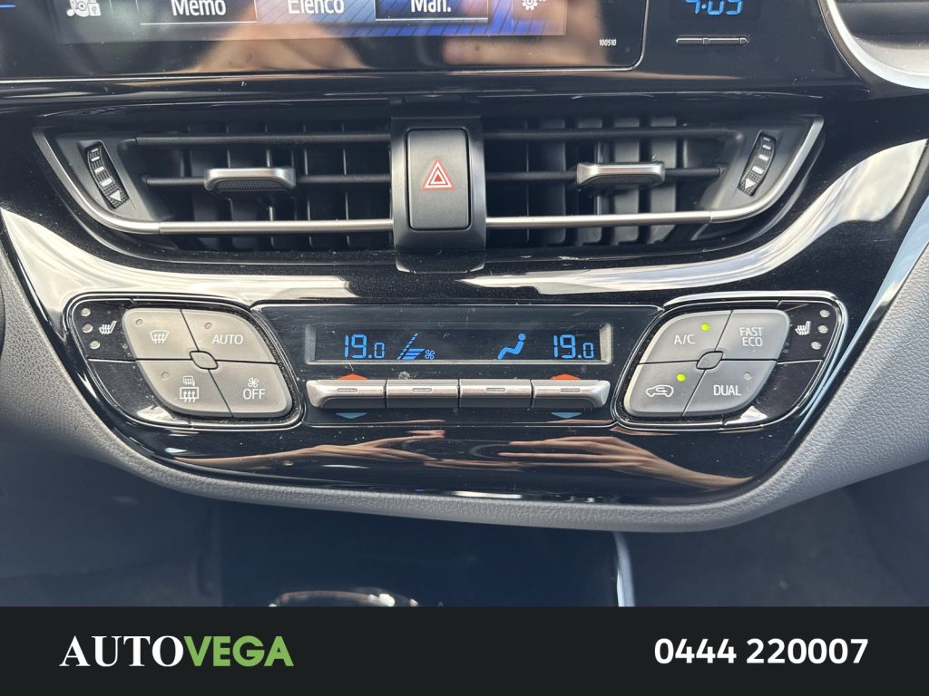 TOYOTA C-HR 1.8h lounge 2wd e-cvt my18 - 16