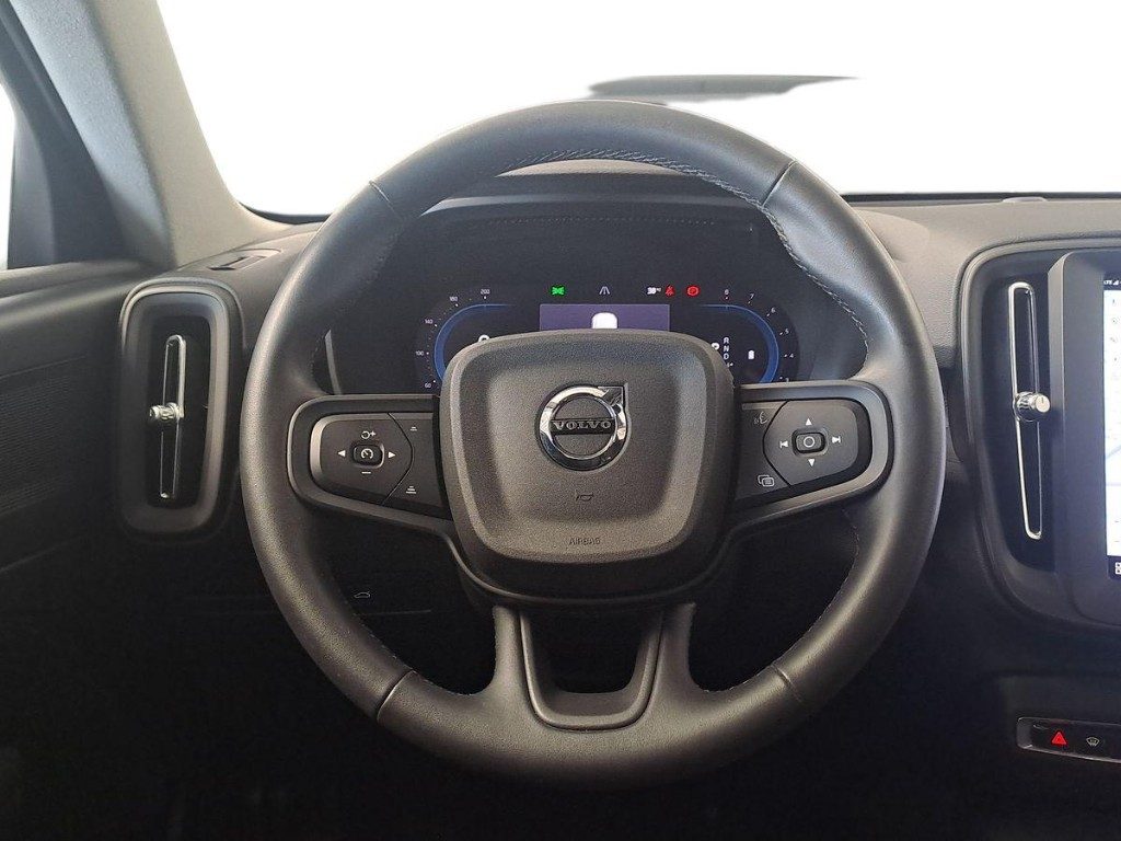 VOLVO XC40 B3 automatico - 9