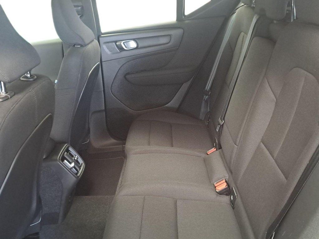 VOLVO XC40 B3 automatico - 10