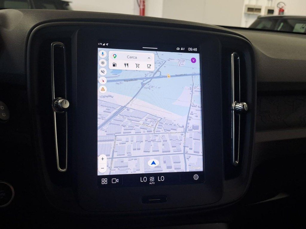 VOLVO XC40 B3 automatico - 11