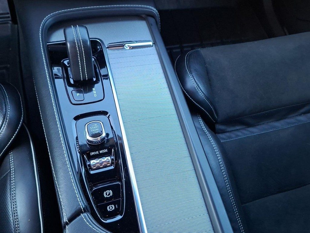 VOLVO XC90 B5 (d) AWD - 11