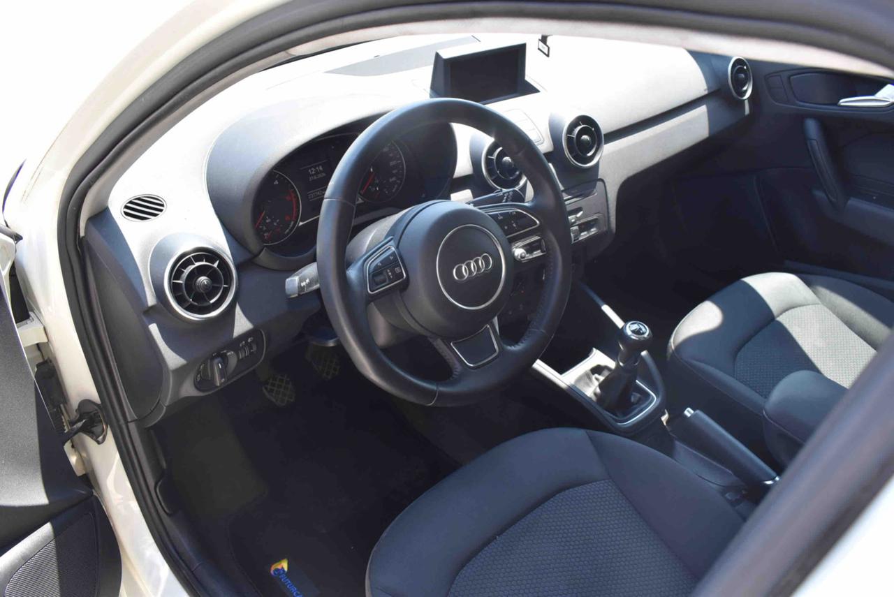 AUDI A1 SPB 1.6 TDI S tronic Attraction - 6
