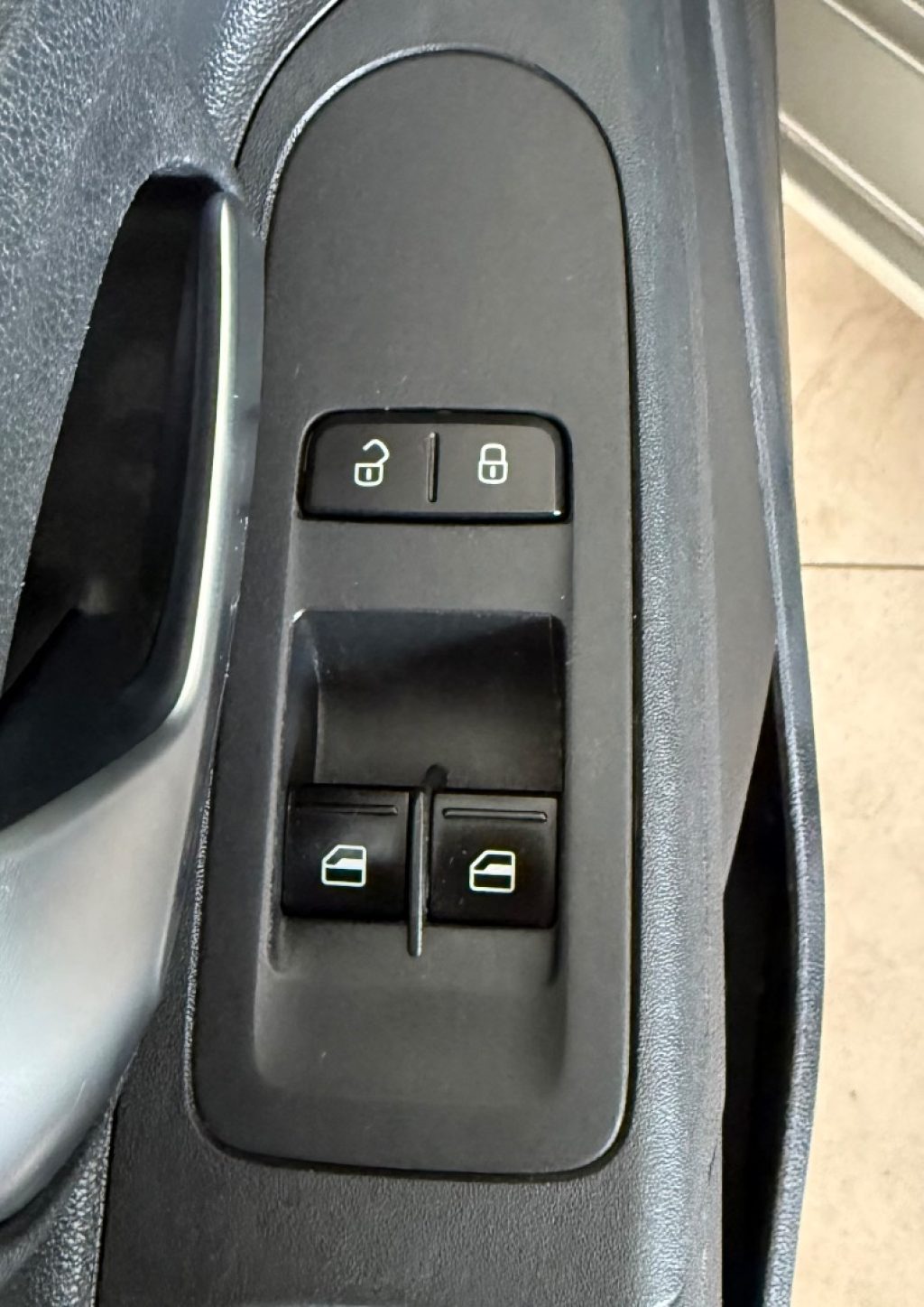 VOLKSWAGEN up! 1.0 75 CV 5p. high up! - 19
