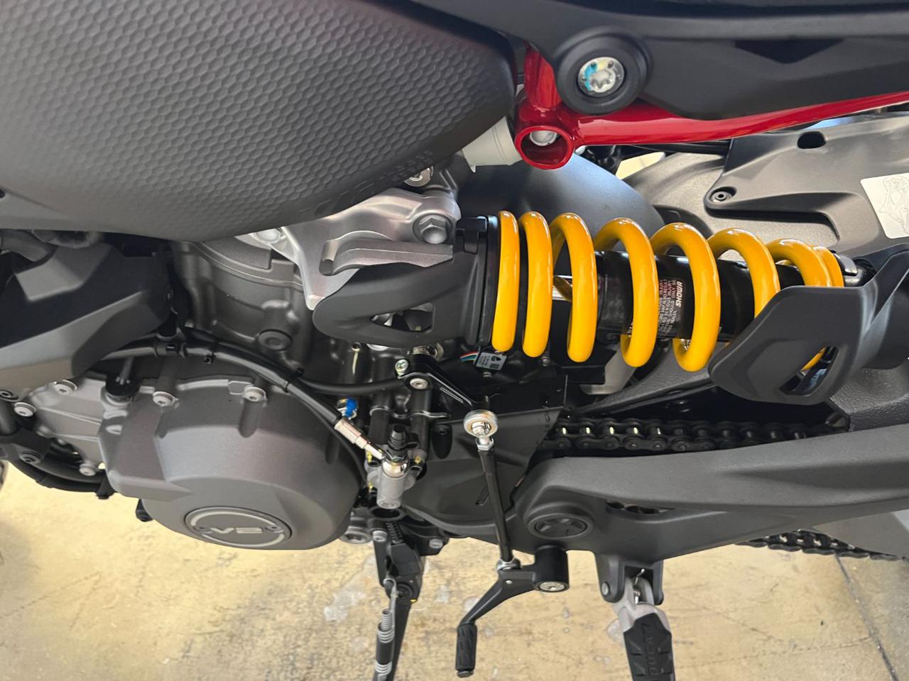 DUCATI Monster 900 PLUS DUCATI 2026 - 9