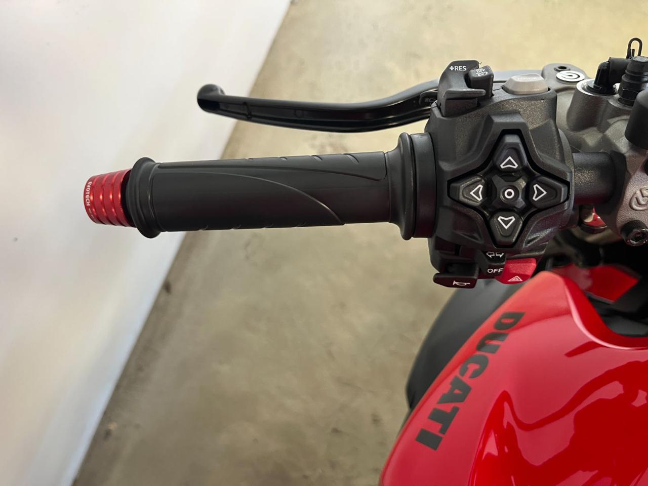 DUCATI Monster 900 PLUS DUCATI 2026 - 12