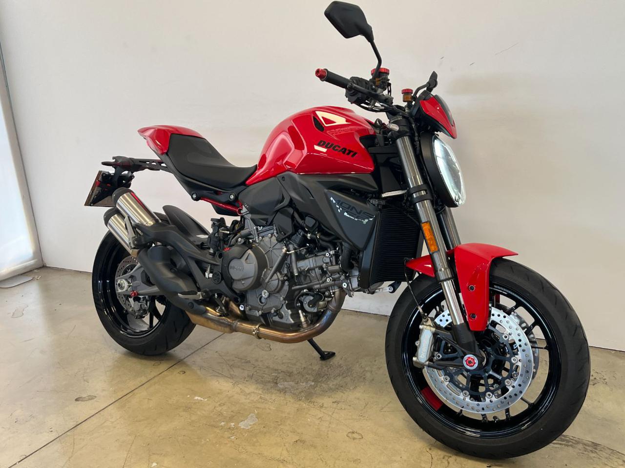 DUCATI Monster 900 PLUS DUCATI 2026 - 2