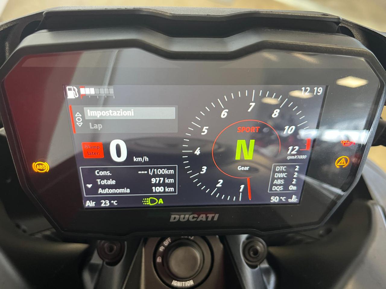DUCATI Diavel V4 DARK STEALTH YELLOW 2026 - 13