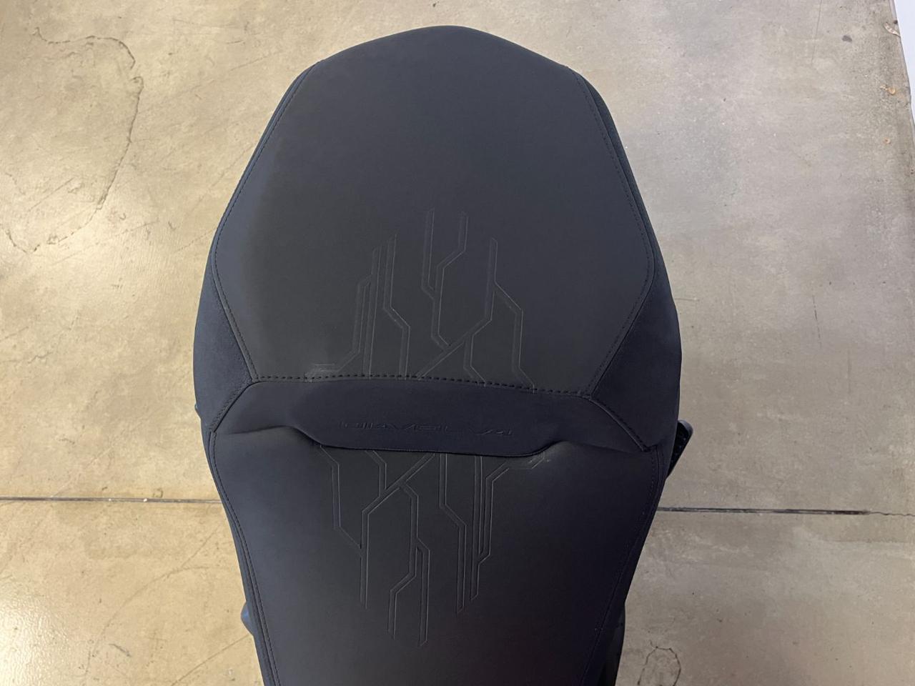 DUCATI Diavel V4 DARK STEALTH YELLOW 2026 - 8