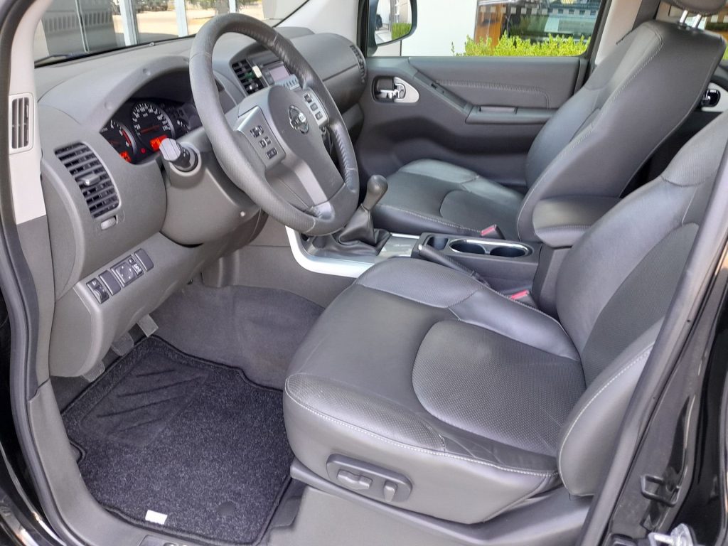NISSAN Navara Pick-Up 2.5d Double Cab 4X4 - 18