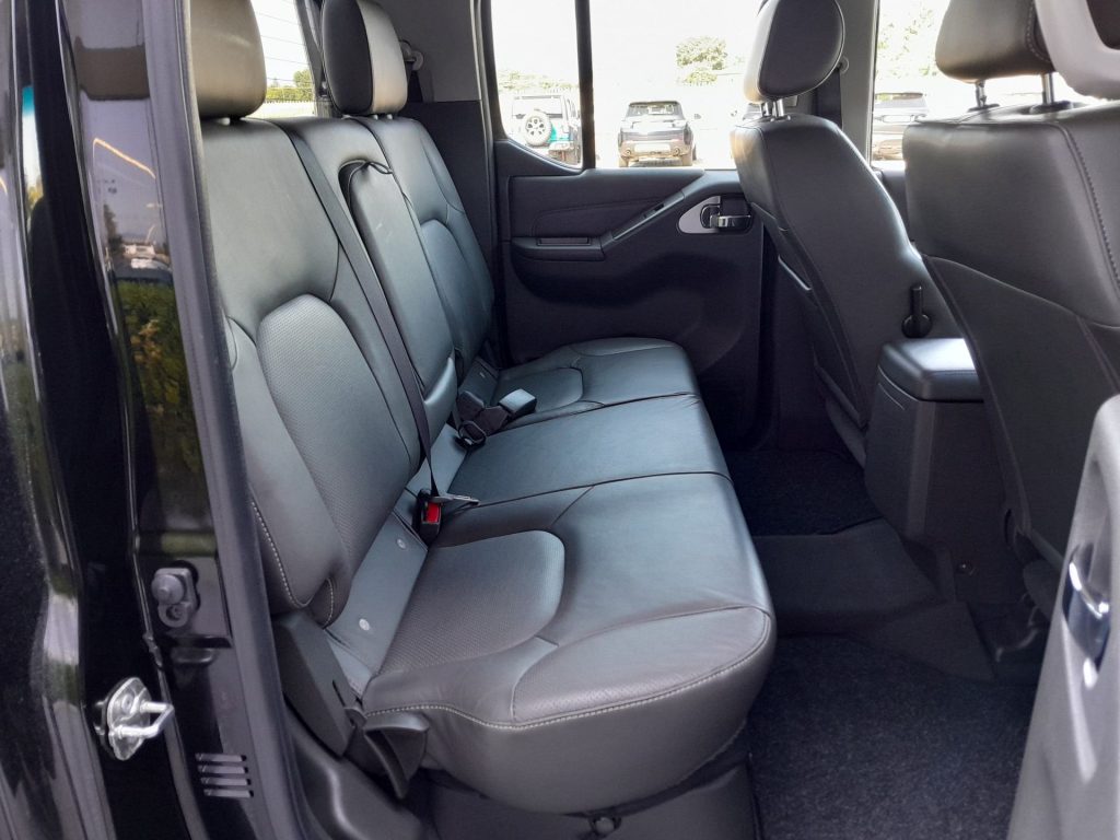 NISSAN Navara Pick-Up 2.5d Double Cab 4X4 - 24