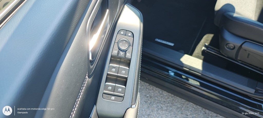 NISSAN Qashqai MHEV 140 CV N-Connecta - 11