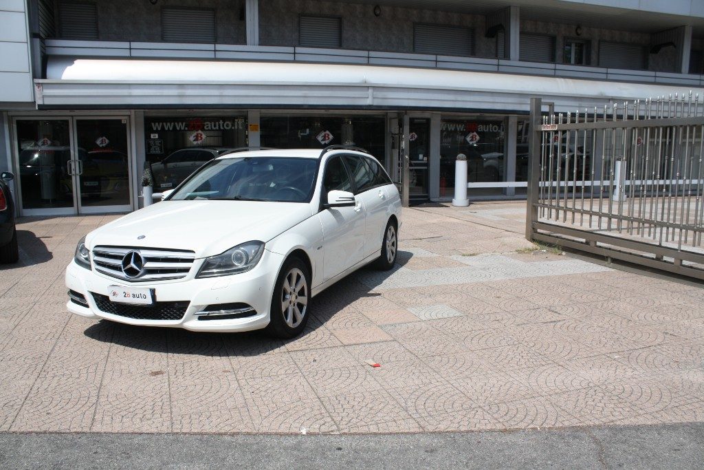 2B Auto ||| MERCEDES-BENZ C 200 CDI S.W. BlueEFFICIENCY Elegance in vendita a Nova Milanese