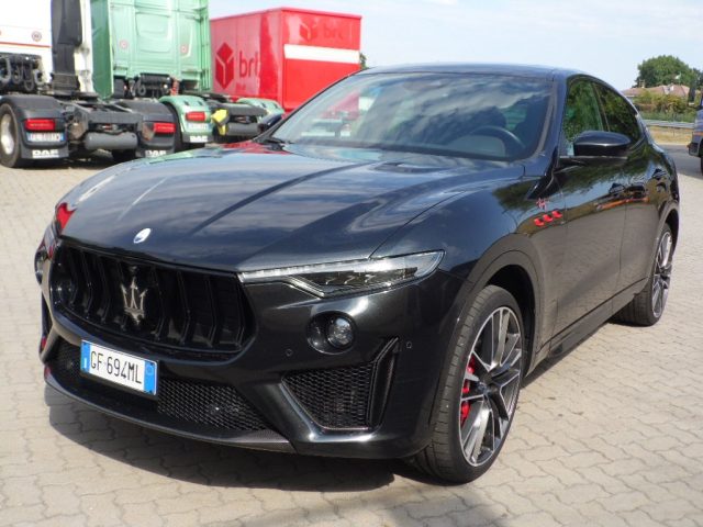 MASERATI Levante Nero metallizzato