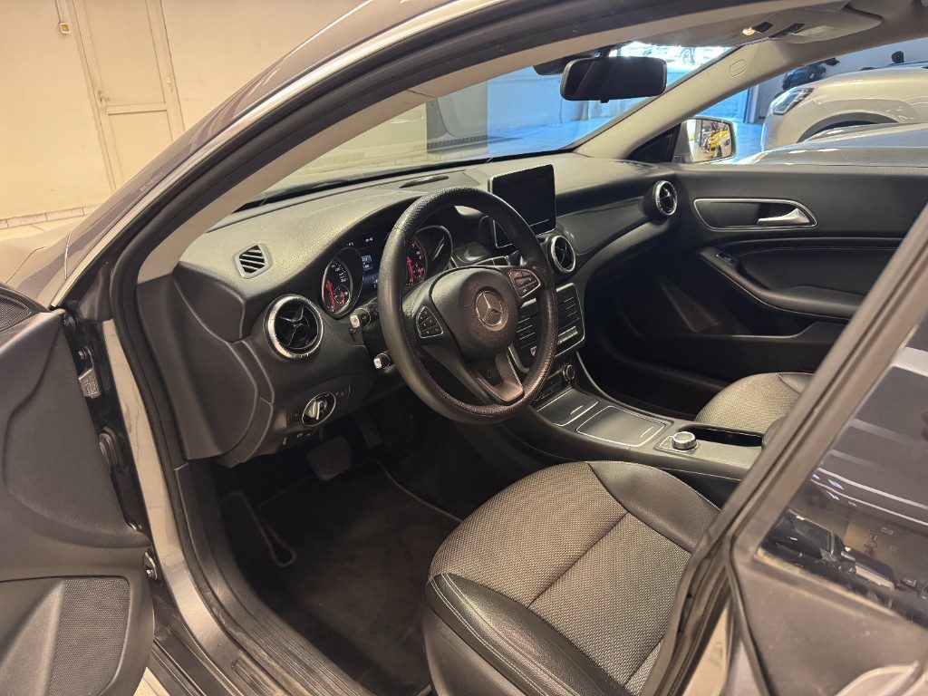 MERCEDES-BENZ CLA 180 d S.W. Automatic Business EURO6b - 8