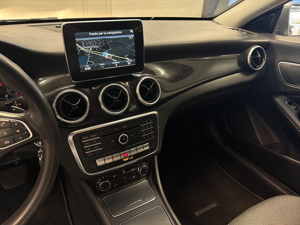 MERCEDES-BENZ CLA 180 d S.W. Automatic Business EURO6b - 13