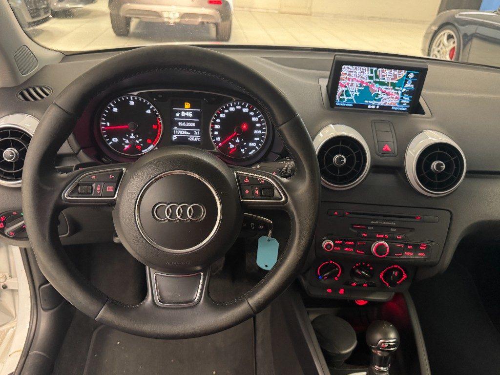 AUDI A1 1.4 TDI ultra Stronic SLINE ADMIRED - 9