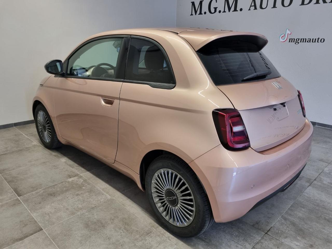 FIAT 500 Berlina Hybrid Icon - 16