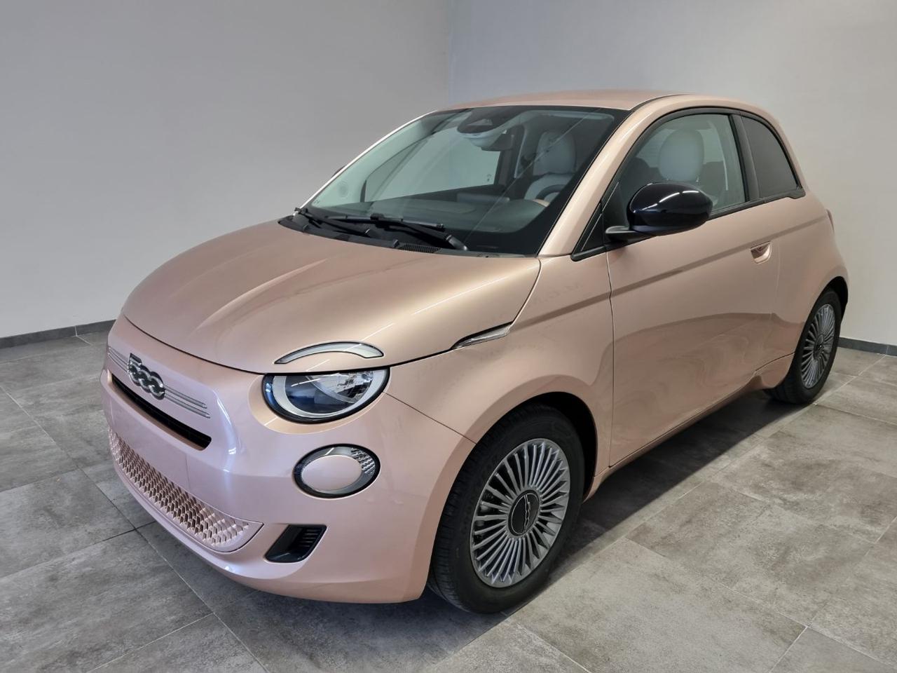 FIAT 500 Berlina Hybrid Icon - 32