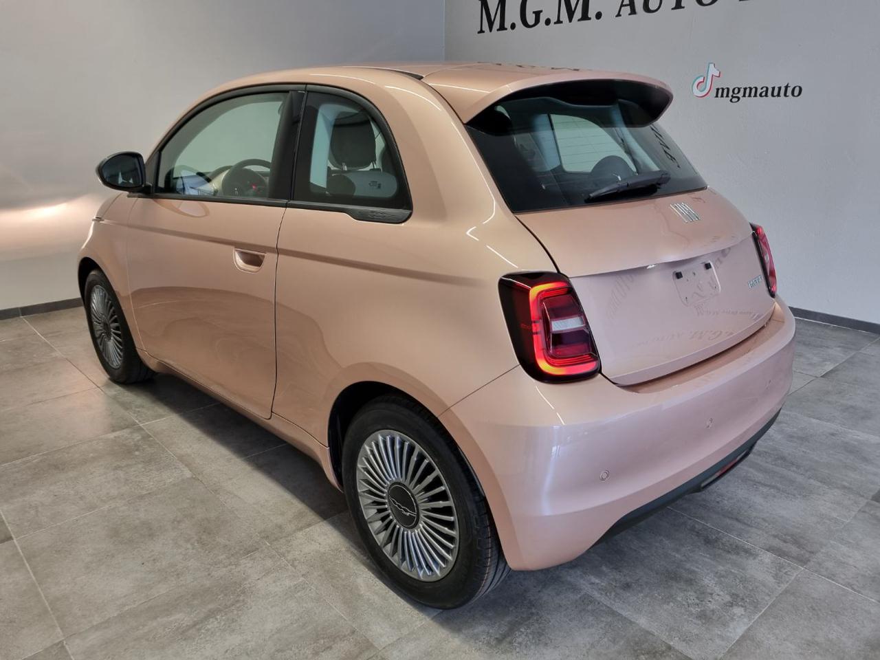 FIAT 500 Berlina Hybrid Icon - 19