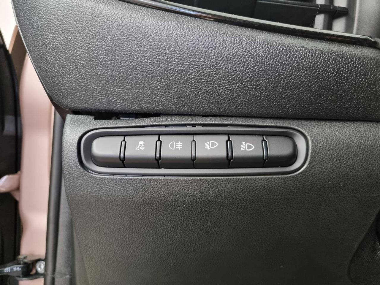 FIAT 500 Berlina Hybrid Icon - 22