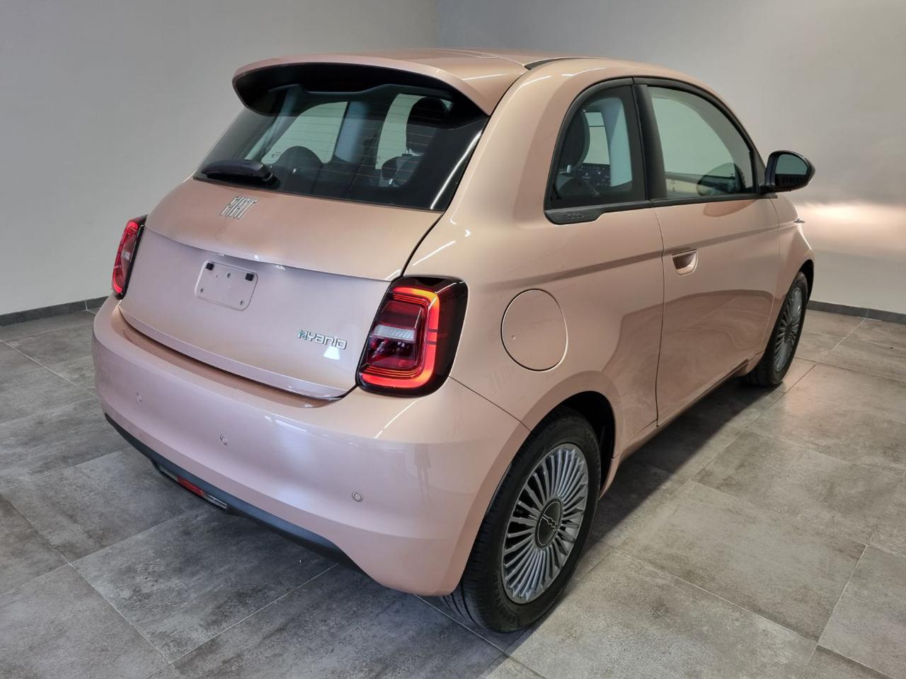 FIAT 500 Berlina Hybrid Icon - 20