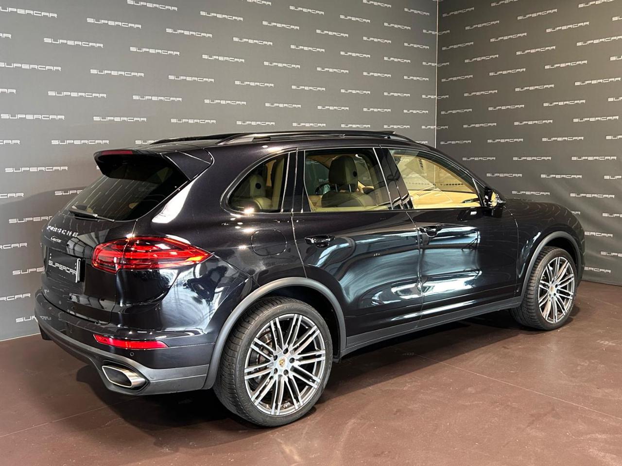 PORSCHE Cayenne 3.0 Diesel - 3