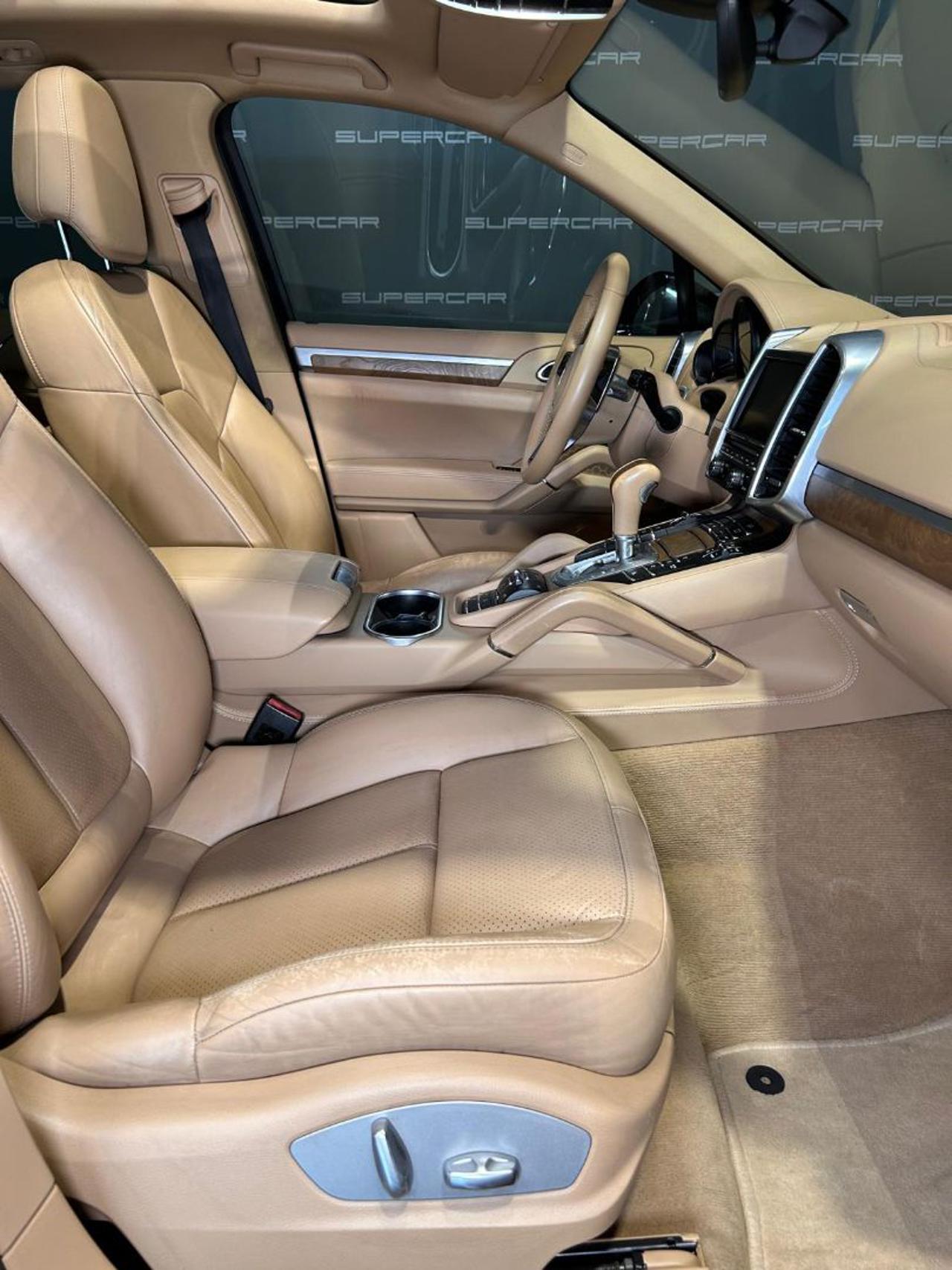 PORSCHE Cayenne 3.0 Diesel - 12