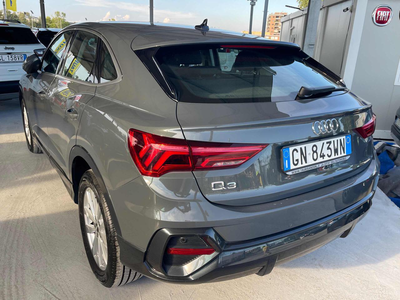 AUDI Q3 SPB 35 TDI S tronic Business Plus Tetto Apribile - 42