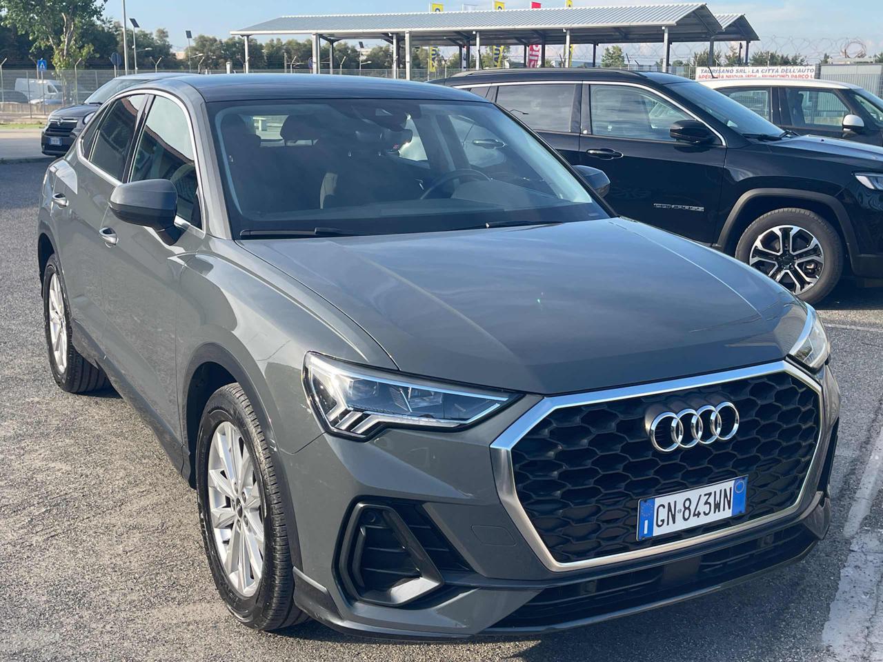 AUDI Q3 SPB 35 TDI S tronic Business Plus Tetto Apribile - 3