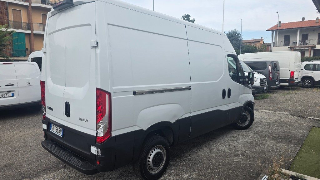 IVECO Daily 33S12V 2.3 HPT PM-TM Furgone - 4
