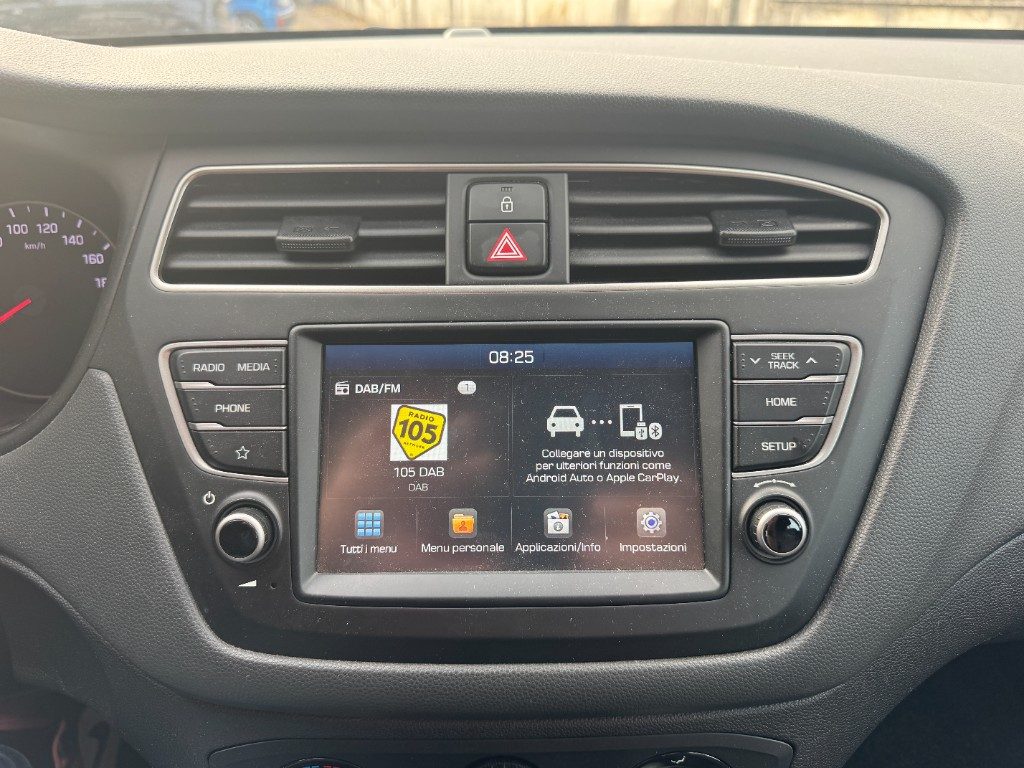 HYUNDAI i20 1.2 5 porte Connectline+Apple car play/android+cam - 10