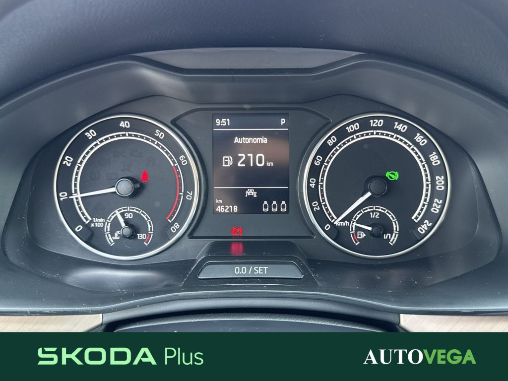 SKODA Kamiq 1.0 tsi black dots 110cv dsg - 14