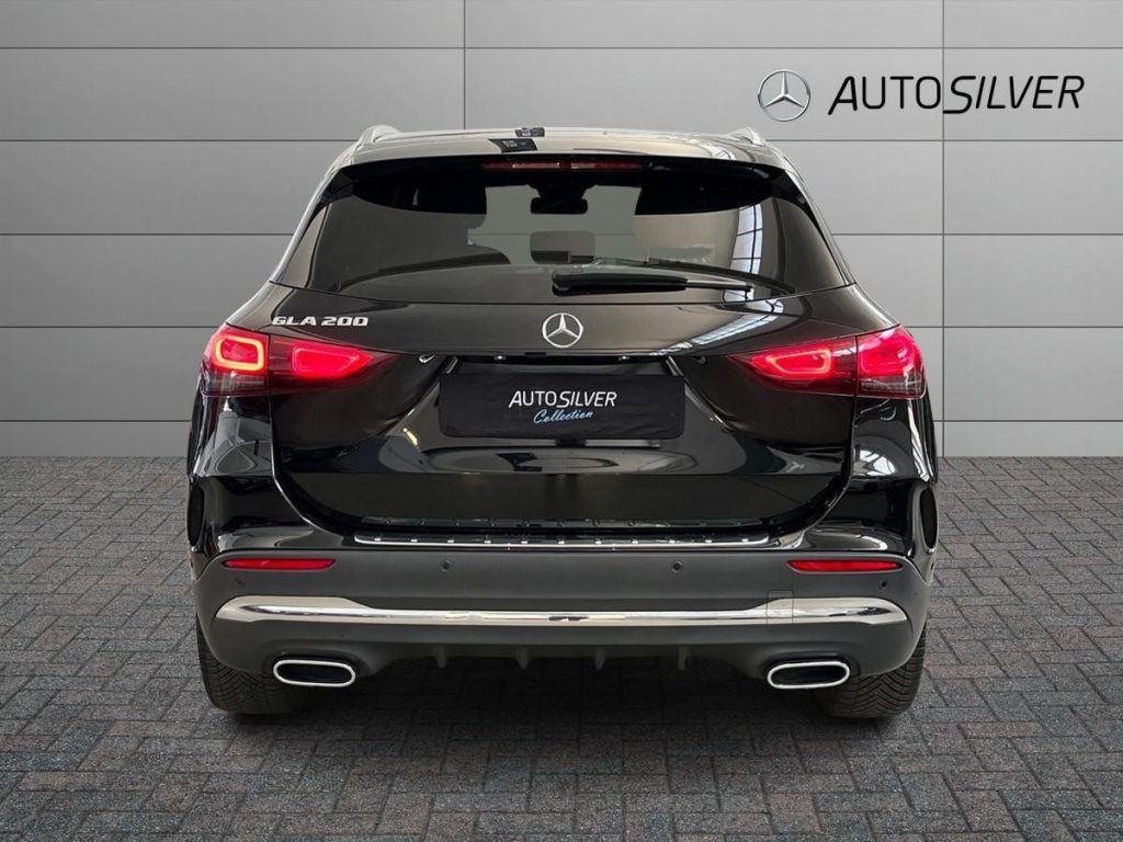 MERCEDES-BENZ GLA 200 Automatic Premium - 4