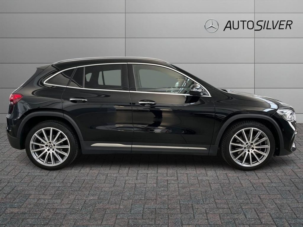 MERCEDES-BENZ GLA 200 Automatic Premium - 5
