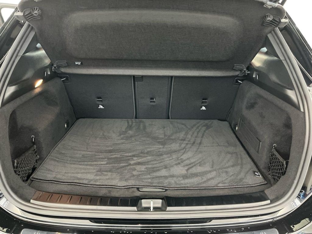 MERCEDES-BENZ GLA 200 Automatic Premium - 13