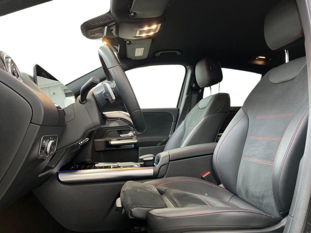 MERCEDES-BENZ GLA 200 Automatic Premium - 9