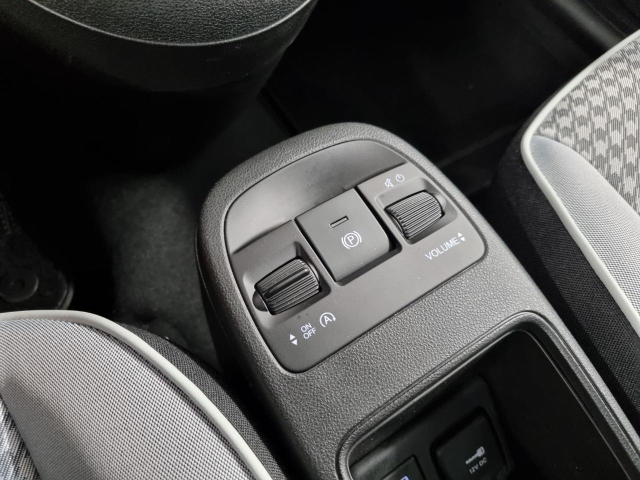 FIAT 500 Berlina Hybrid Icon - 13