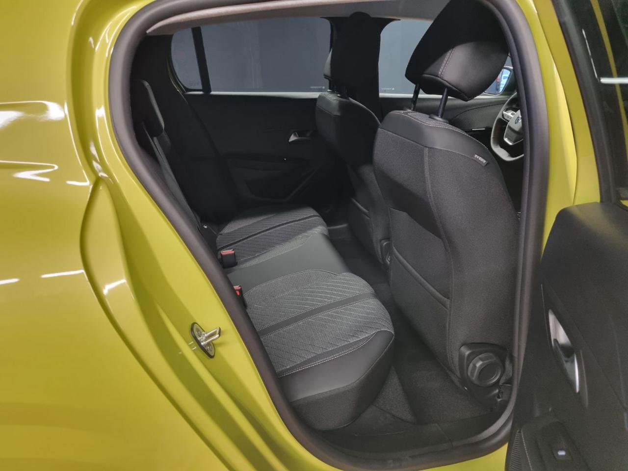 PEUGEOT 208 Hybrid 110 e-DCS6 Business - 18
