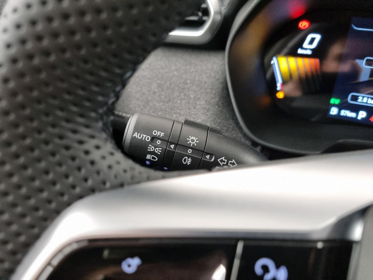 MG ZS 1.5 Hybrid COMFORT - 35
