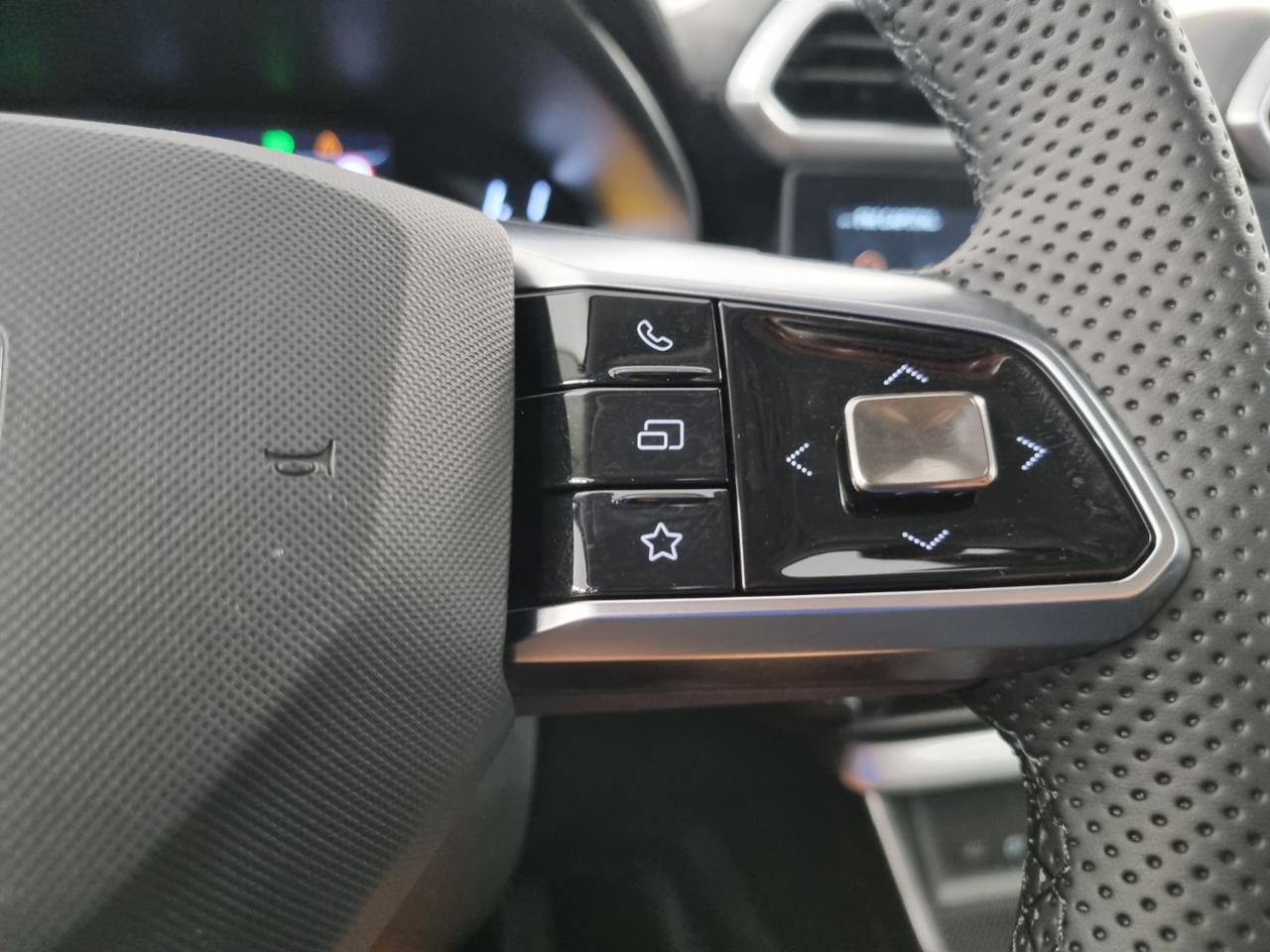 MG ZS 1.5 Hybrid+ Luxury - 22