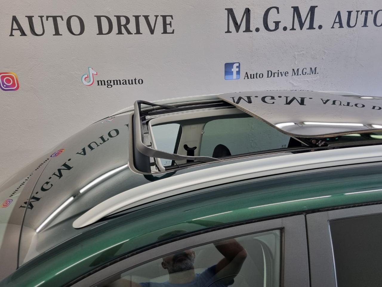 MG ZS 1.5 Hybrid+ Luxury - 13