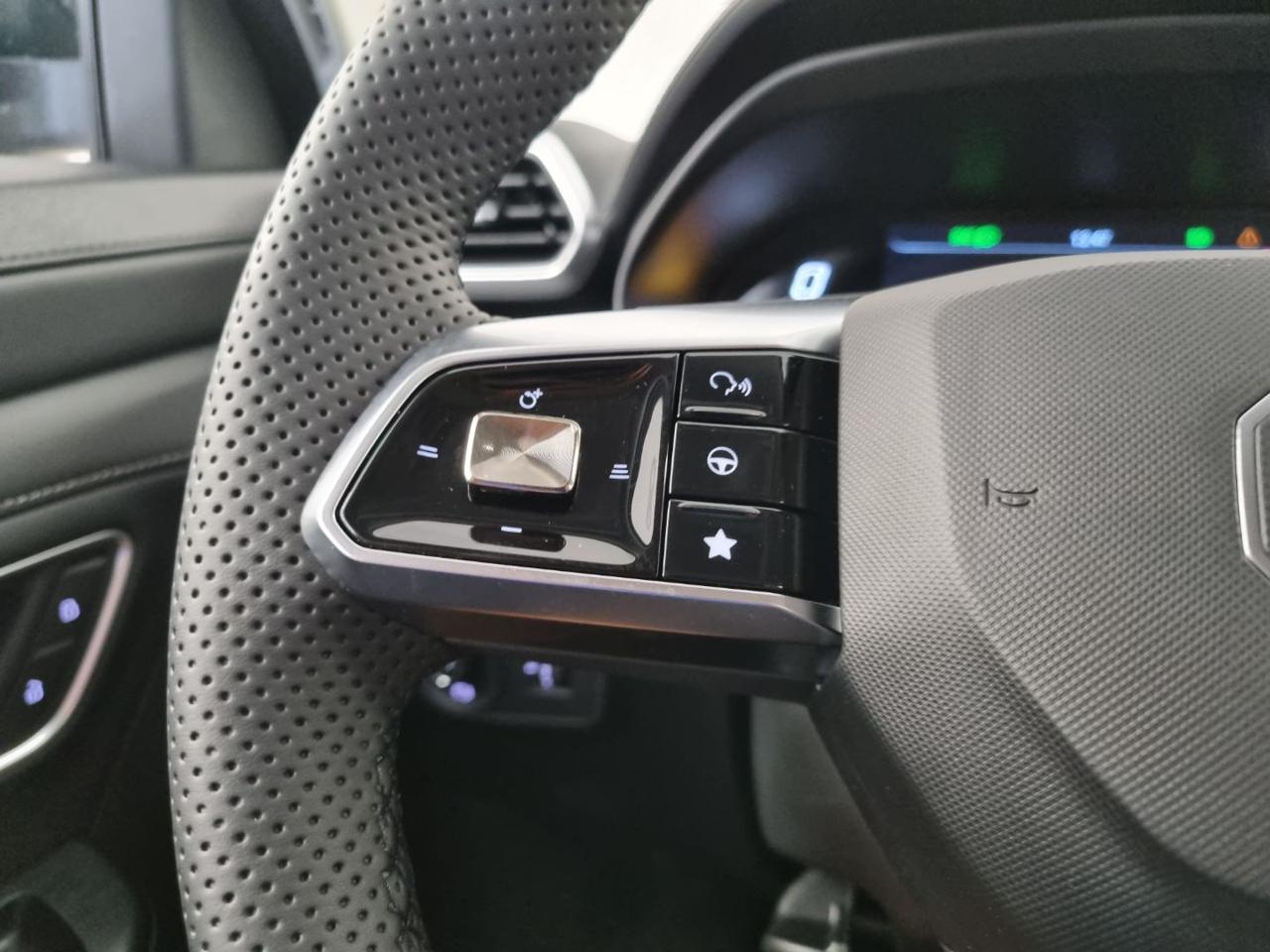MG ZS 1.5 Hybrid+ Luxury - 23