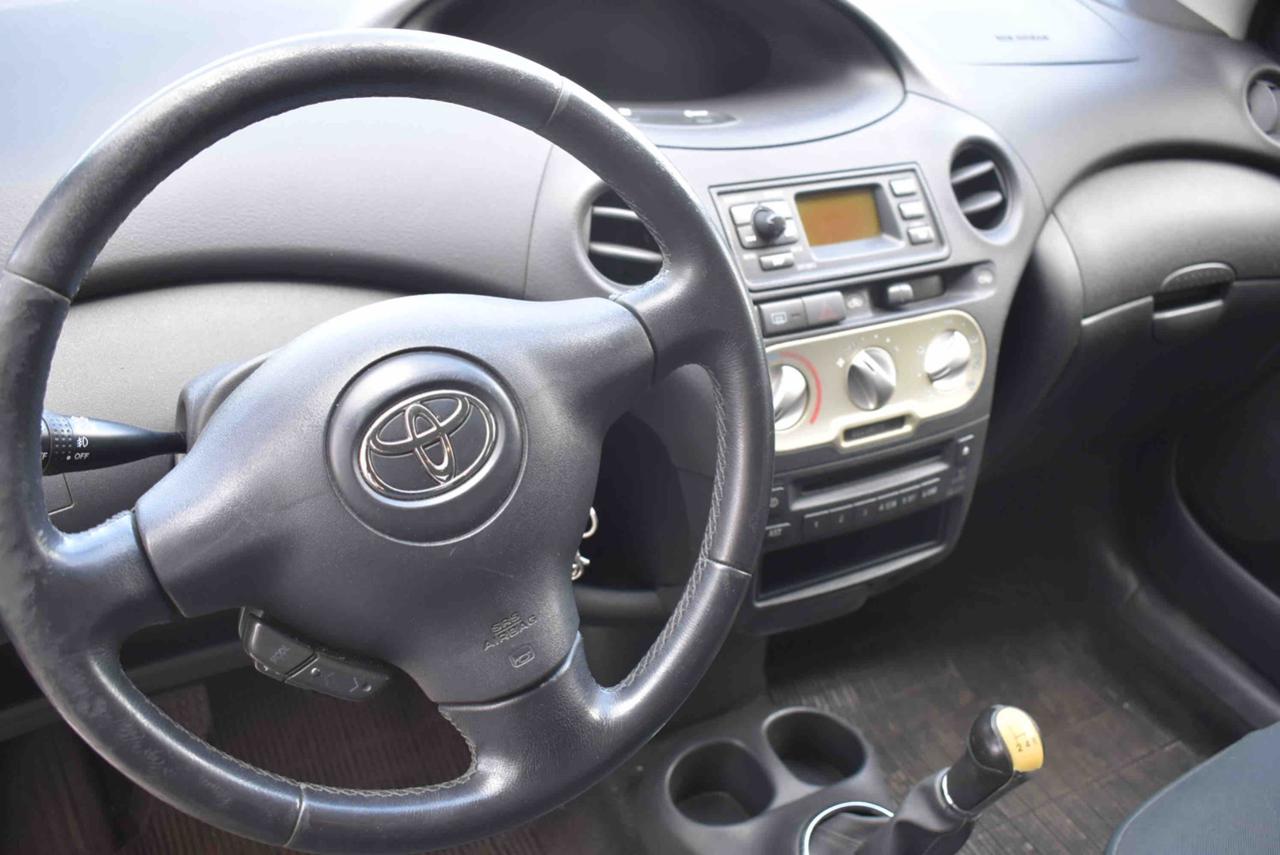 TOYOTA Yaris 1.0i 16V cat 3 porte Sol - 11