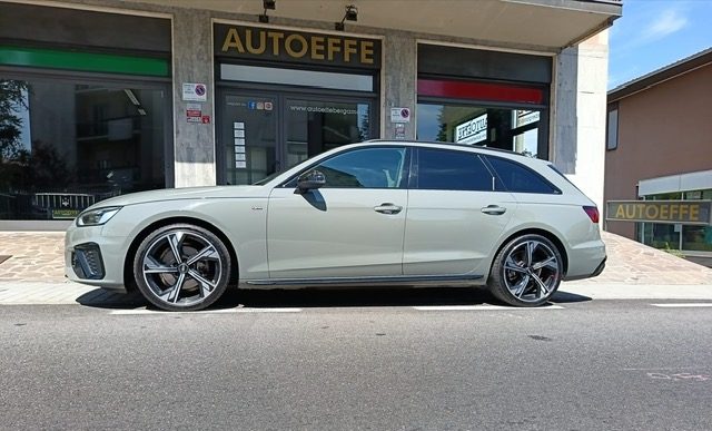 AUDI A4 Grigio metallizzato