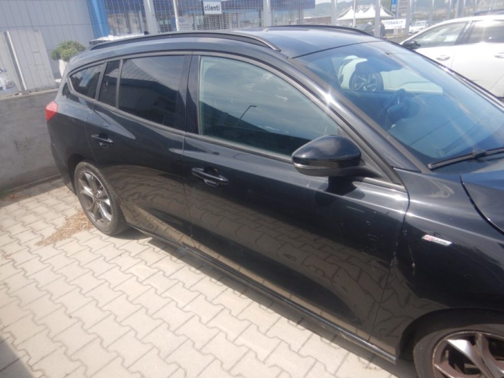 FORD Focus 1.0 EcoBoost 125 CV SW ST-Line IVA ESPOSTA - 4