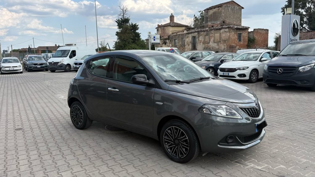 LANCIA Ypsilon 1.0 FireFly 5 porte S&S Hybrid Silver Plus X NEOP. - 2
