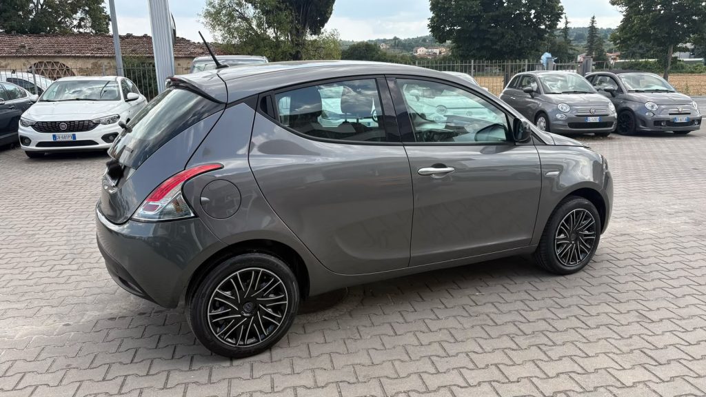 LANCIA Ypsilon 1.0 FireFly 5 porte S&S Hybrid Silver Plus X NEOP. - 3